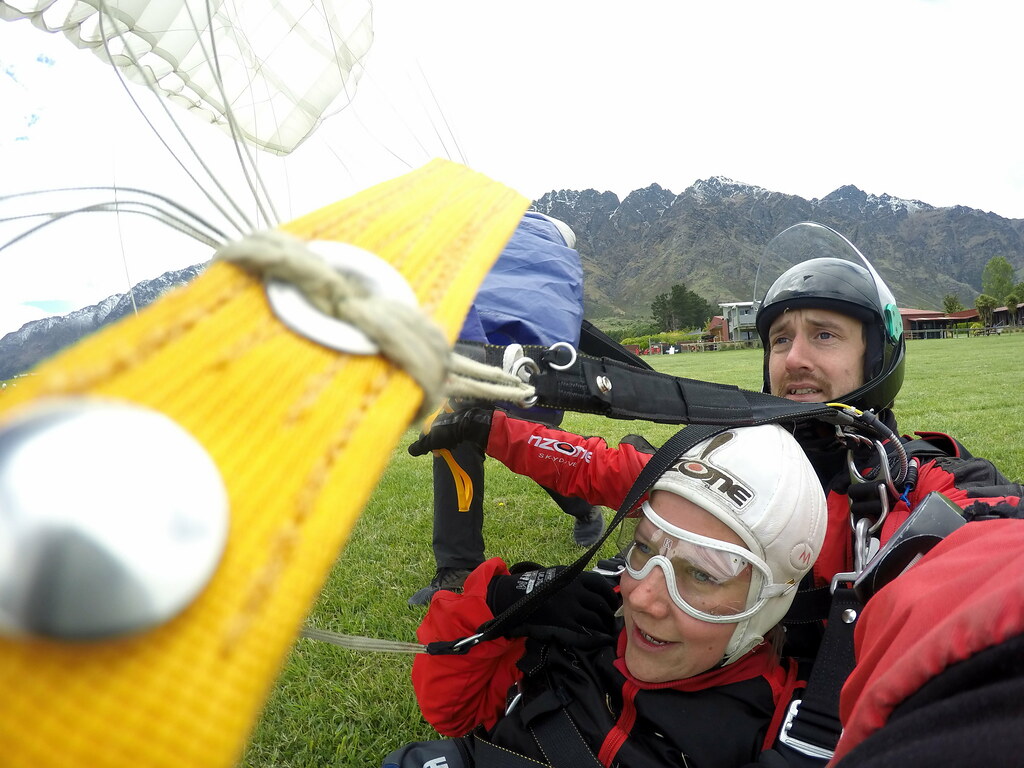 How to Avoid the Common Skydiving Risks